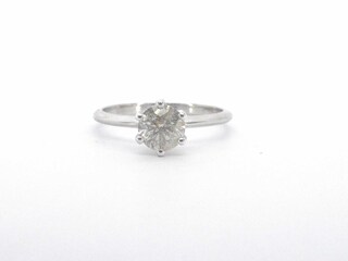 Witgouden solitair ring met een briljant geslepen diamant van 1.00 car