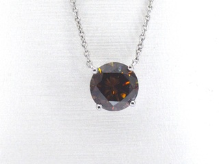 Witgouden solitair ketting met een cognac gekleurde diamant van 1.00 c