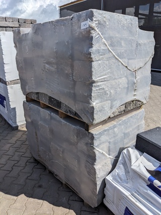 2x pallet Combiwall Ruine Matterhorn