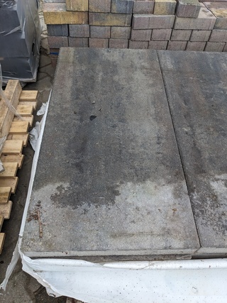 Ca. 5,56 m2 Betontegel, grijs