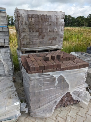Ca. 30 m2 Dikformaat gebakken