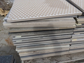 Ca. 11 m2 Showbordvulling keramische  tegels