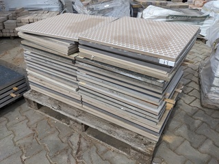 Ca. 11 m2 Showbordvulling keramische  tegels