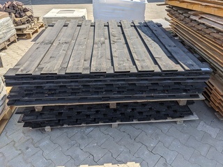 Ca. 12x Zwarte schermen (19 planks)