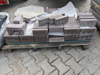 Ca. 2,5 m2 Waalformaat beton bruin staptegels