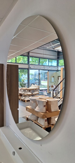 Spiegel, Thebalux, Rond