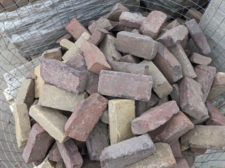 Ca. 1.5 m2 Oud gebakken waal formaat