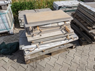 Ca. 22x Showbord vulling keramische tegels