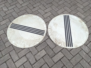 2x verkeersborden