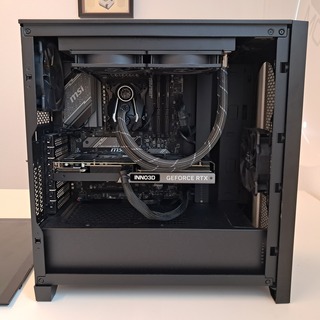 Desktop computer O.a. AMD Ryzen 7900x, RTX 4070 TI X3, DDR5 2x32GB, bo