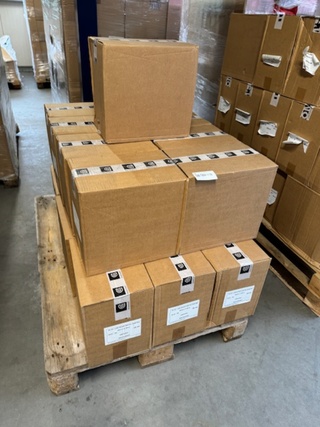 Ca. 18x Doos a 36 rollen tape, wit
