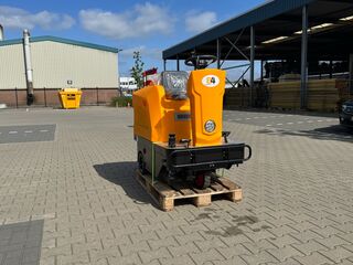 Veegmachine JCB, 2025-B4