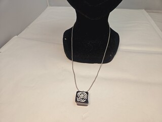 Zsiske dames collier – Black Rose – Thaise designer jewellery