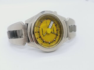 Sharp horloge