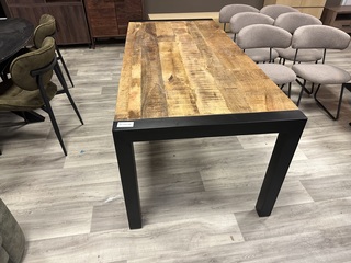 Rechthoekige eettafel