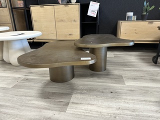 2 delige salontafelset organisch, goud