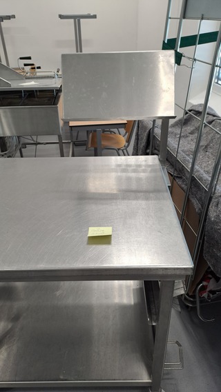 (Locatie Eindhoven) RVS tafel