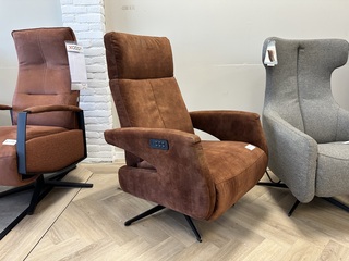 Relaxfauteuil elektrisch verstelbare hoofdsteun, Hjort-Knudsen, cognac