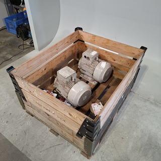 2x Elektromotor en diverse onderdelen,  O.a Rotor