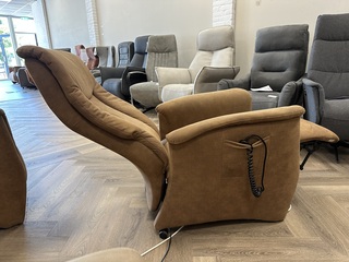 Fauteuil Essie met sta-op functie, Hjort-Knudsen, cognac