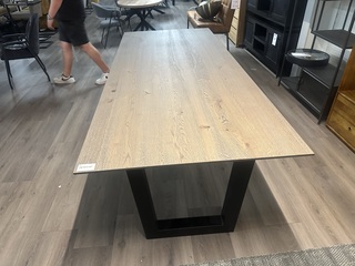 Eettafel Palma rechthoekig met a-poot, naturel