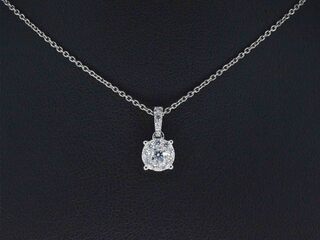 Witgouden entourage hanger met briljant geslepen diamanten excl. ketti