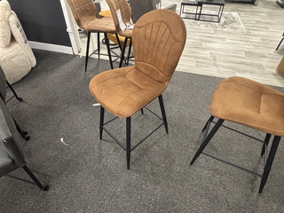 2x Barstoelen, cognac