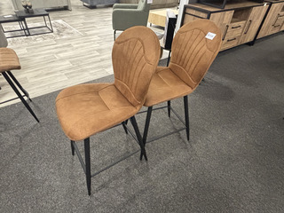 2x Barstoelen, cognac