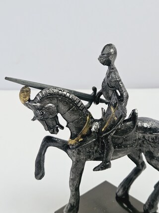 Knight with sword aansteker