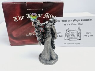 Tudor Mint England – Crystal Queen statuette met zilver vergoten