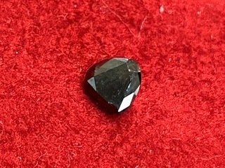 Diamant – 0.92 carat natuurlijke zwarte diamant in triangel vorm (gece
