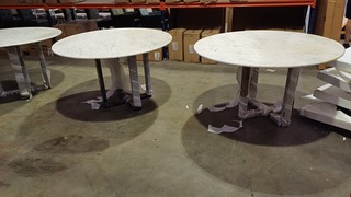 Marmer eettafel wit buiten/binnen, Gouden voet, 2025