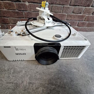 Beamer Epson, H903B