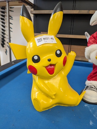 3x Decoratiebeeld o.a. Chucky, Pikachu