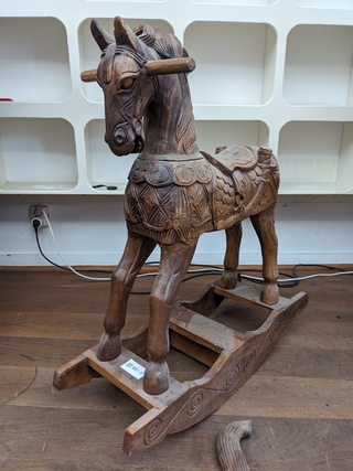 Houten hobbelpaard