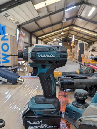 Accu slagschroevendraaier en schaafmachine, Makita, DTD152 / DKP180, 2