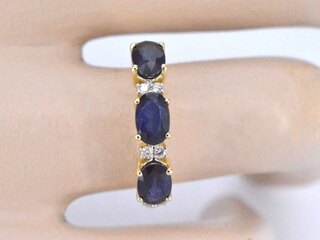 Gouden ring met diamanten en saffier