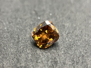 Diamant – 0.82 carat natuurlijke oranje diamant (gecertificeerd)
