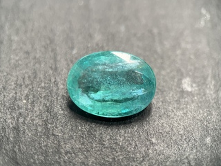 Edelsteen – 7.78 carat groene smaragd (gecertificeerd)