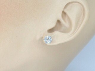 Gouden solitaire oorbellen met 2.25 carat diamant