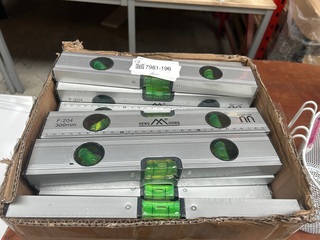 Ca. 60x Waterpas 300 mm