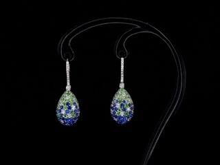 Oorhangers van 18 carats goud met diamanten van hoge kwaliteit en blau