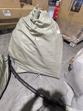 Eistoel black swing chair SanderZ, 2025