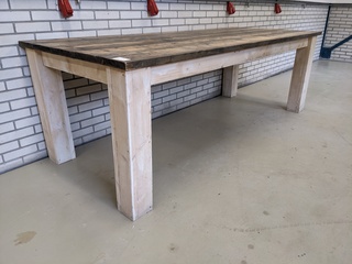 Steigerhouten tafel