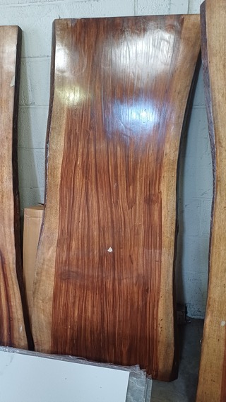Epoxy boomstamtafel Suar Walnoot 180×90 binnen/buiten, SanderZ, 2025