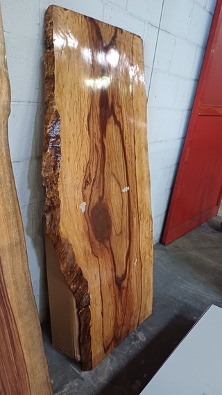 Epoxy boomstamtafel Suar Walnoot 180×90 binnen/buiten, SanderZ, 2025