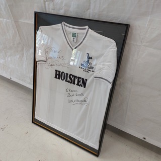 Ingelijst ” Tottenham Hotspur ” shirt U.E.F.A Final 1983-84