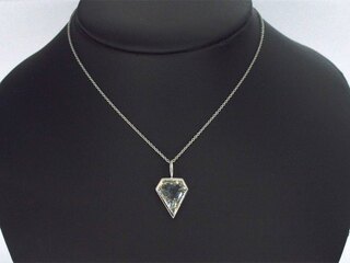 Gouden hanger met een uniek geslepen diamant, excl. ketting
