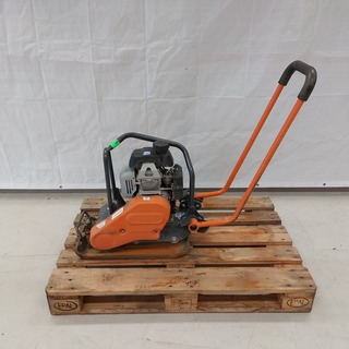 Trilplaat – 11kN – benzine Altrad Belle, PCLX 320, bouwjaar 2013