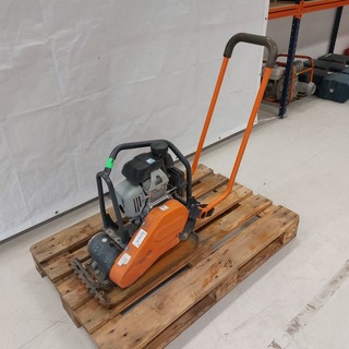 Trilplaat – 11kN – benzine Altrad Belle, PCLX 320, bouwjaar 2013
